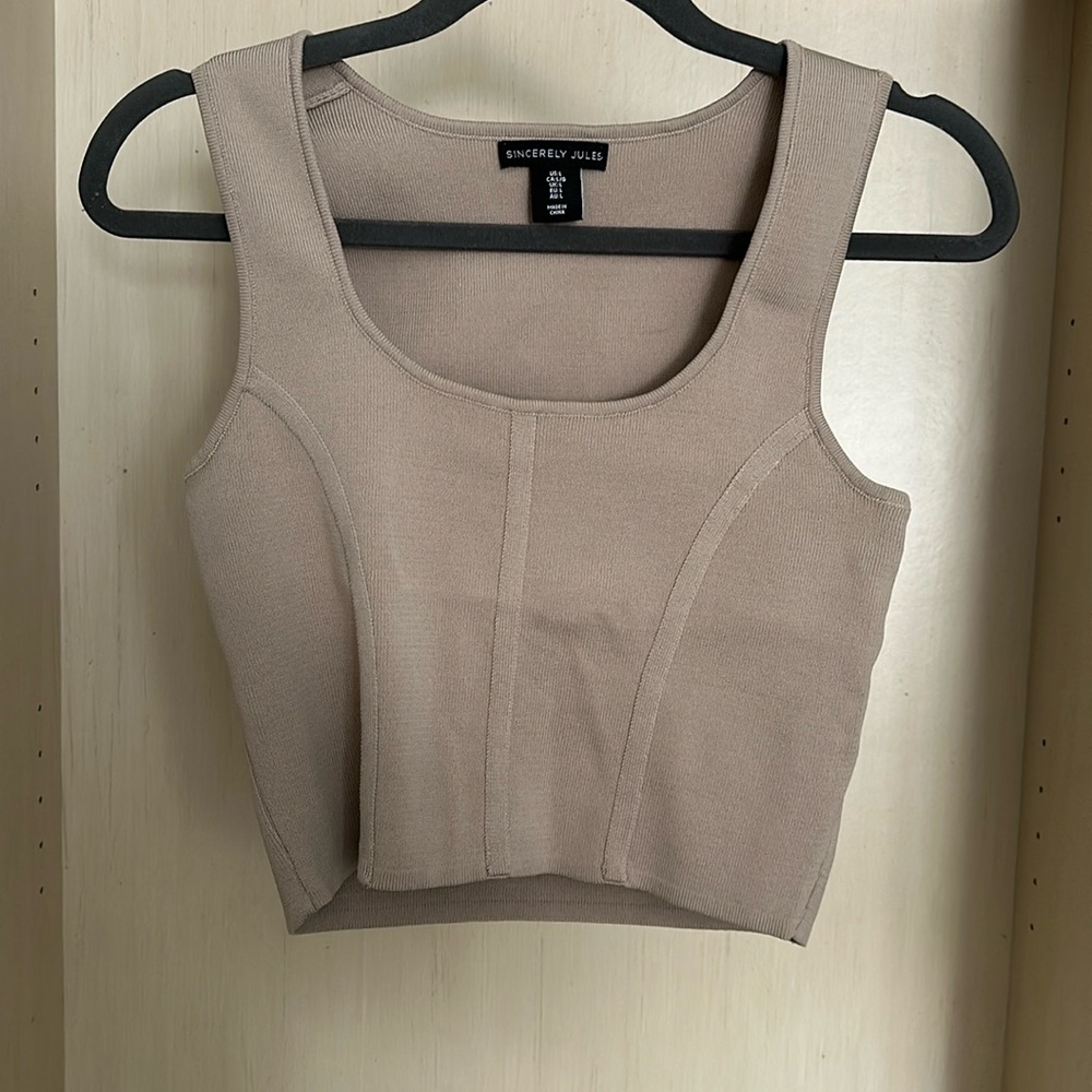 EUC Sincerely Jules Crop Top